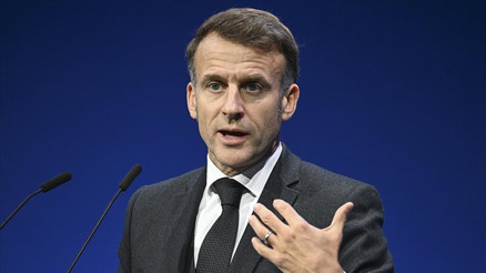 Macrondan Grönlandın egemenliğine destek