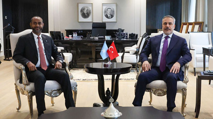 Dışişleri Bakanı Hakan Fidan Somalili bakan ile görüştü
