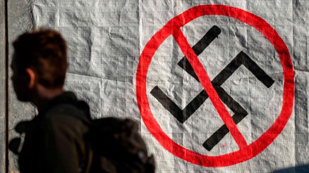 Nazi sembolü sergiledi: Vizesi iptal edildi