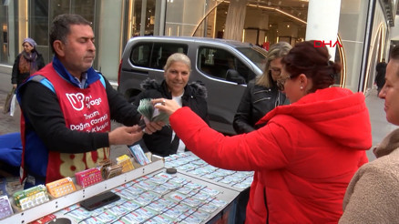 İzmirlilerden 800 milyon TL’lik rekor ikramiyeli Milli Piyango yılbaşı biletlerine yoğun ilgi