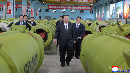 Kuzey Kore lideri Kimden askeri üretimi artırma talimatı