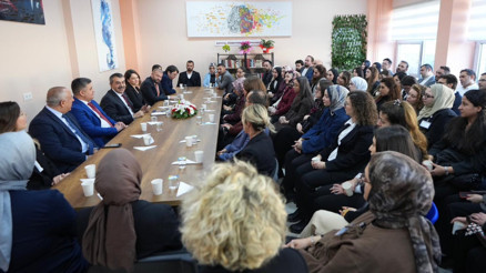 Öğretmenlik kariyer basamakları kılavuzu yayınlandı