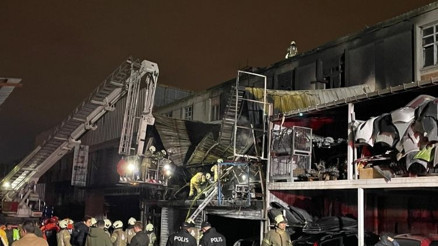 Başakşehirde oto sanayi sitesinde yangın: 1 ölü, 1 yaralı