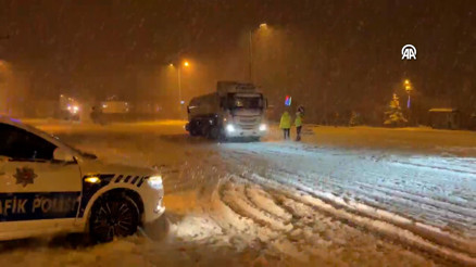 Bolu Dağında ağır tonajlı araçların geçişine izin verilmiyor