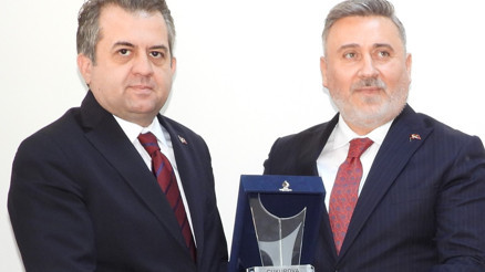 Balcalı’ya 15 konteyner medikal destek