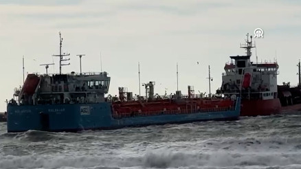 Küçükçekmece açıklarında iki tanker birbirine temas etti