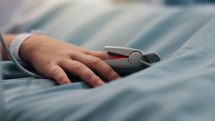 Dört yaşındaki kız çocuğu kanepede cansız yatıyordu, gözleri donuk, yüzü morarmıştı... Ailesi onu nasıl kurtardı İşte her ebeveynin bilmesi gerekenler Dört yaşındaki kız çocuğu kanepede cansız yatıyordu, gözleri donuk, yüzü morarmıştı... Ailesi onu nasıl kurtardı İşte her ebeveynin bilmesi gerekenler