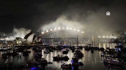Sydney 2026ya görkemli havai fişek gösterileriyle girdi