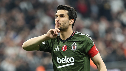 Fedadan vedaya uzanan bir kariyer: Necip Uysal