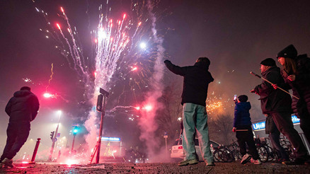 Almanyada yılbaşı kazaları: 2 ölü, onlarca yaralı