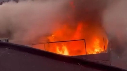 Küçükçekmecede 3 katlı binada yangın Küçükçekmecede 3 katlı binada yangın