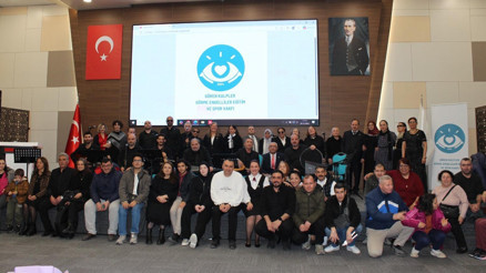 Hayal gücüyle yazıp sevgiyle oynadılar