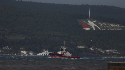 Çanakkale Boğazı kuvvetli lodos nedeniyle transit gemi geçişlerine kapatıldı
