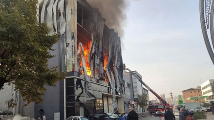 7 kişi hayatını kaybetmişti… Kozmetik fabrikası faciasına ilişkin hazırlanan iddianame iade edildi 7 kişi hayatını kaybetmişti… Kozmetik fabrikası faciasına ilişkin hazırlanan iddianame iade edildi