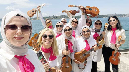 Müzik öğretmenlerinden ‘ukulele’ orkestrası