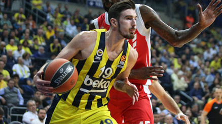 Nando de Colo yeniden Fenerbahçede