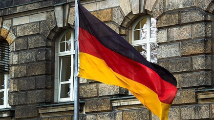 Sağ popülist AfD önde