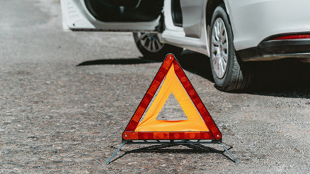 Alkollü sürücünün kullandığı otomobilin çarptığı yaya ağır yaralandı