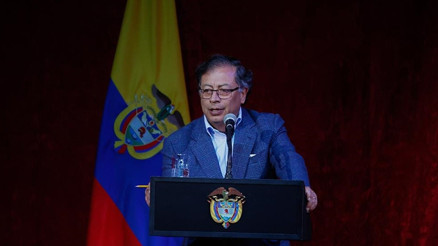 Trumpın hedefindeki Kolombiyadan miting kararı