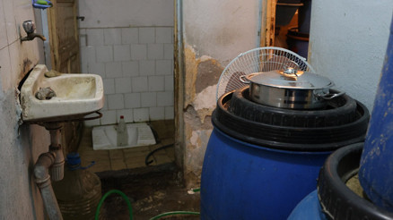 İğrenç görüntüler: Burada imal ediyorlardı Tonlarcası imha edildi