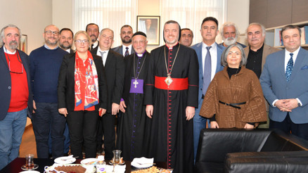 Yeni Büyükelçi ilk toplantısında birlik mesajı verdi