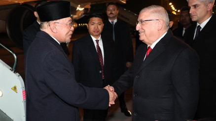 Bakan Güler, Malezya Başbakanı İbrahimi karşıladı