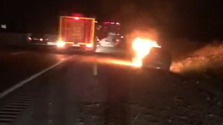 Seyir halindeki otomobil yandı