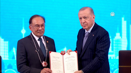 Cumhurbaşkanı Erdoğan, Malezya Başbakanı İbrahime Cumhuriyet Nişanı tevcih etti