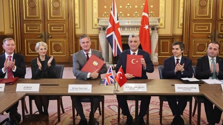 Bakan Bolat duyurdu… Türkiye ve İngiltere arasında yeni anlaşmalar imzalandı