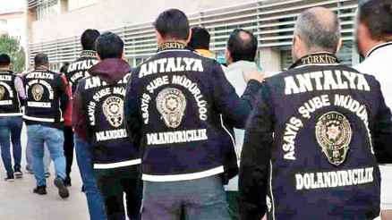 4 milyon dolarlık vurgun: ‘Sahte polis’ operasyonu düzenlediler 4 milyon dolarlık vurgun: ‘Sahte polis’ operasyonu düzenlediler