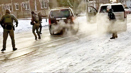 ABD’de sokakları karıştıran ateş: Göçmen polisi kadın gözlemciyi vurdu... Trump’a göre ‘nefsi müdafaa’ ABD’de sokakları karıştıran ateş: Göçmen polisi kadın gözlemciyi vurdu... Trump’a göre ‘nefsi müdafaa’