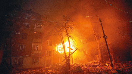 Rusya Ukrayna’yı Oreşnik ve dronlarla vurdu... Hazar’dan attı NATO’ya gözdağı verdi