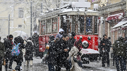 Son dakika... İstanbula eğitime ara verildi Prof. Dr. Şen: Kesin geliyor, işiniz yoksa hiç dışarı çıkmayın