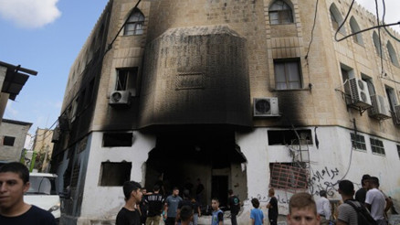 İsrail askerleri bir camiyi kuşattı: Gazzeye yoğun saldırı