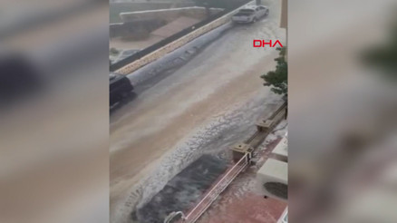 Alanyada sağanak ve dolu hayatı olumsuz etkiledi