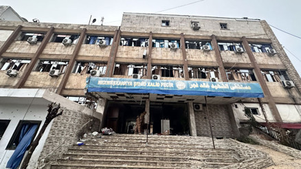 Lav silahı, roketatar, tüfek, el bombaları... YPG/SDG hastaneyi karargaha çevirmiş