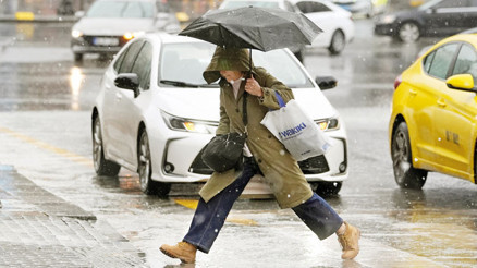 Tüm yurtta kar, bora fırtına... İzlanda buzu gitti, Ukrayna soğukları geldi Tüm yurtta kar, bora fırtına... İzlanda buzu gitti, Ukrayna soğukları geldi