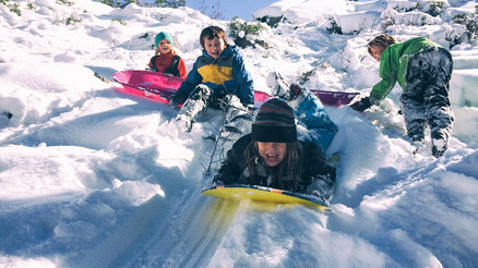 Kar yağışı başladı, tatil haberleri art arda geldi İşte 12 Ocak Pazartesi günü okulların tatil edildiği il ve ilçeler...