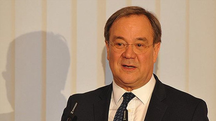 Laschetten bağımsız karar verin çağrısı