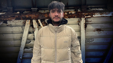 Otomobile paslı üst geçitten demir parçası düştü Zararın karşılanmasını isteyen genç İBBden gelen cevapla dumura uğradı