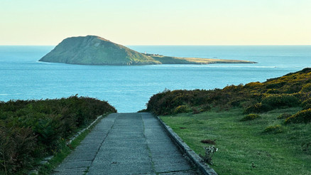 Galler’in saklı cenneti Bardsey Adası: İş fırsatlarıyla dolu bir ada deneyimi