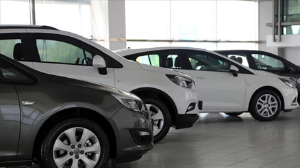 VW ve Mercedesin satışları düştü