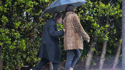 Hala torunu yaşında sevgili peşinde... İlk kez birisi arkasından konuştu: Annemin aşkı, benim çok değerli üvey babamdı