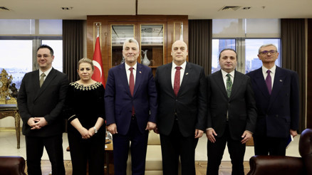 Bakan Bolat, büyükelçileri kabul etti