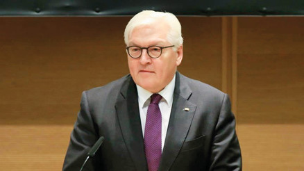 Steinmeier: Süper güçler arka bahçe peşinde