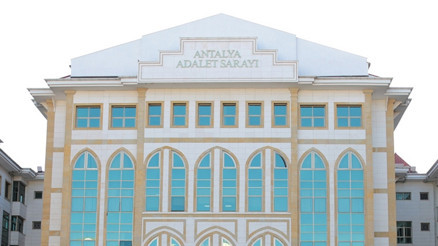 Antalya Büyükşehir Belediyesi soruşturmasında 14 gözaltı Antalya Büyükşehir Belediyesi soruşturmasında 14 gözaltı