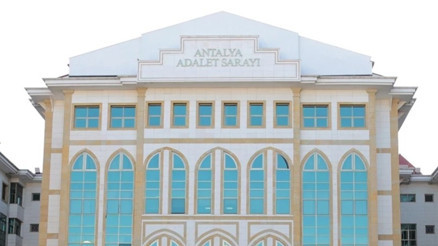 Antalya Büyükşehir Belediyesi soruşturmasında 14 gözaltı Antalya Büyükşehir Belediyesi soruşturmasında 14 gözaltı