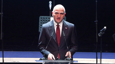 Bakan Ersoy: Sanatın her dalını milletimizin her kesimiyle buluşturuyoruz