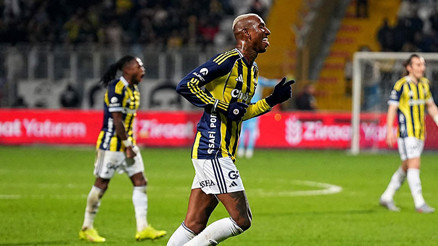 Anderson Talisca, kupada da durmadı