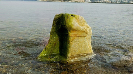 Kuşadasında deniz suyu çekilince ortaya çıktı: Uzmanlar inceleme başlattı